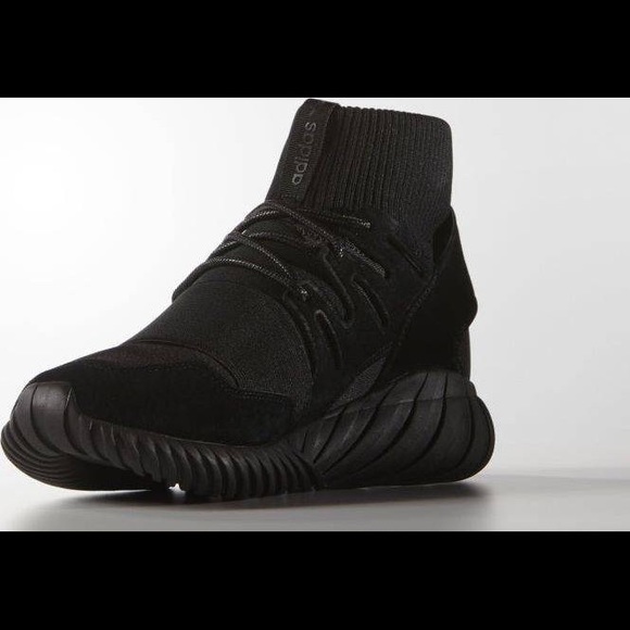 adidas tubular doom triple black